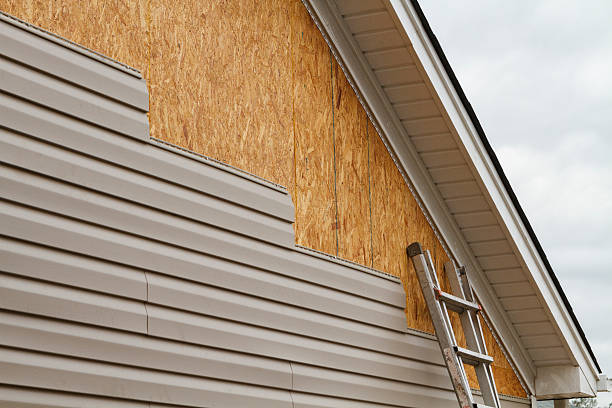 Professional Fiber Cement Siding technician working in Olney, IL